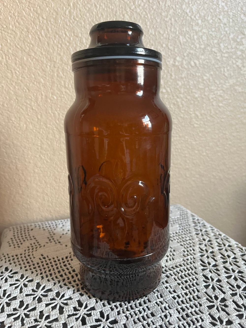 Vintage 1970s Borden Fleur Di Lis Jar